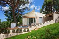 Ein Garten an der Unterkunft Villas Bellevue Plava Laguna