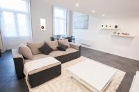 Posedenie v ubytovaní Stylish Loft with BALCONY