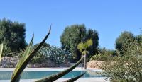 Bazén v ubytovaní Le Biadelle - Country Boutique Apartments - Villa Laura Ostuni alebo v jeho blízkosti