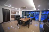 Posezení v ubytování Villa Navin Premiere Pool Villa