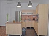 Kuchyňa alebo kuchynka v ubytovaní Gozsdu Entertainment District Apartment