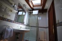 A bathroom at Complejo la Regalina
