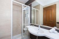 A bathroom at Suite Beccaria A Piazza Del Popolo
