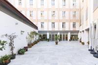 The building in which a hosteleket is located
