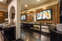 Hrana v oz. blizu hotela