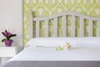 Posteľ alebo postele v izbe v ubytovaní Hostal Alhambra - Adults Only