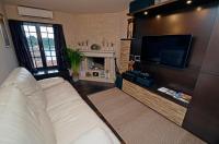 Telewizja i/lub zestaw kina domowego w obiekcie Apartments Villa Markiz