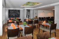 Posezení v ubytování La Dent-du-Midi Hôtel & Restaurant