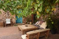 Ein Garten an der Unterkunft Williams House