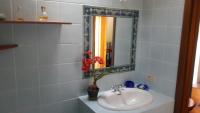 A bathroom at Casina in pietra