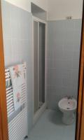 A bathroom at Casina in pietra