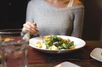 Jídlo v penzionu – hostince nebo okolí