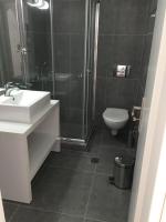 A bathroom at Nea Stira Studios Kondilia