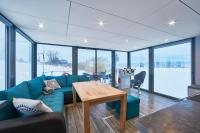 Posedenie v ubytovaní Houseboat