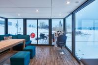 Posedenie v ubytovaní Houseboat