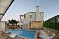 The swimming pool at or close to Villa Despina in Kisamos