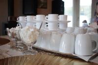 Příslušenství pro přípravu čaje a kávy v ubytování Guesthouse Svartiskógur Egilsstaðir