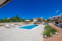 Bazén v ubytování Holiday house Hojevica - Kras, Krk nebo v jeho okolí