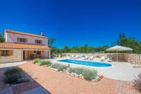Bazén v ubytování Holiday house Hojevica - Kras, Krk nebo v jeho okolí