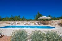 Bazén v ubytování Holiday house Hojevica - Kras, Krk nebo v jeho okolí