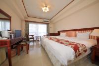 Onna Village and Chatan Hotel Guide 2026: 14 Oceanfront Resorts, Private Beaches and Family Pools
