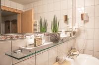 A bathroom at Hotel Kristall