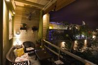 A seating area at Suites Pierion Musses