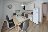 Kuchyňa alebo kuchynka v ubytovaní Apartmani Lavanda