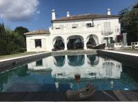 Basen w obiekcie Villa Los Halcones Sotogrande Golf lub w pobliżu