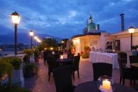 A restaurant or other place to eat at Hotel Palma