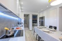 Kuchyň nebo kuchyňský kout v ubytování Aenaon Seaview Villa
