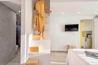 TV a/nebo společenská místnost v ubytování Aenaon Seaview Villa
