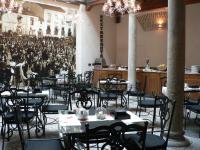 Un restaurante o sitio para comer en Posada Real Los Cinco Linajes
