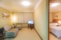 Tri Hotel Executive Caxiasにあるテレビまたはエンターテインメントセンター