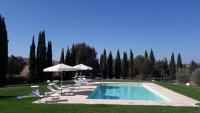Bazén v ubytovaní Agriturismo San Pierino alebo v jeho blízkosti