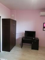 TV a/nebo společenská místnost v ubytování Guest House Karaulanov