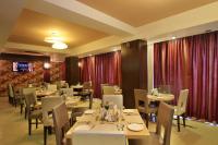 Un restaurant sau alt loc unde se poate mânca la La Sara Grand