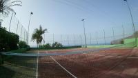 Tenis alebo squash v ubytovaní Villa Necho alebo jeho okolí