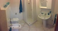A bathroom at Appartamenti Monte Alago