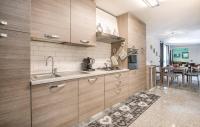A kitchen or kitchenette at Villa Serena