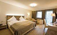 Łóżko lub łóżka w pokoju w obiekcie Stadthotel Goldenes Schiff
