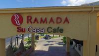 Ein Zertifikat, Auszeichnung, Logo oder anderes Dokument, das in der Unterkunft Ramada by Wyndham &amp; Suites South Padre Island ausgestellt ist