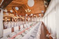 Restauracja lub miejsce do jedzenia w obiekcie Vándor Vigadó