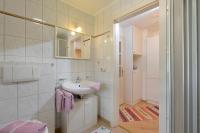 Łazienka w obiekcie Apartment Landhaus Mühlau in Tirol