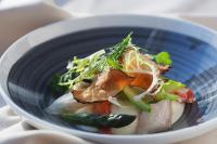 ホテルの敷地内または近くでの食事または食べ物