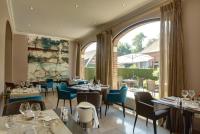 Posezení v ubytování Hôtel Château Tilques