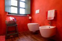 A bathroom at Villa in Campagna con Piscina Privata