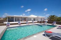 Bazén v ubytování Villa Las Palmitas - Sea Views - Private Pool - Hot Tub - Table Tennis nebo v jeho okolí