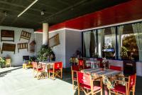 A restaurant or other place to eat at Hostal Casa Manolo