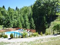 Bazén v ubytovaní Holiday home in Kvarner with outdoor jacuzzi alebo v jeho blízkosti
